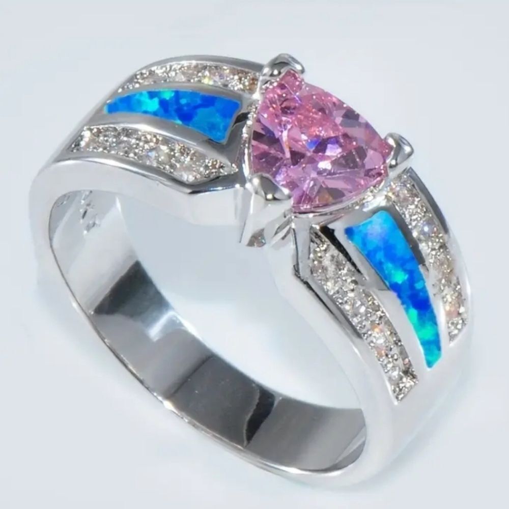 Elegant shimmering diamond promise ring sz 8
